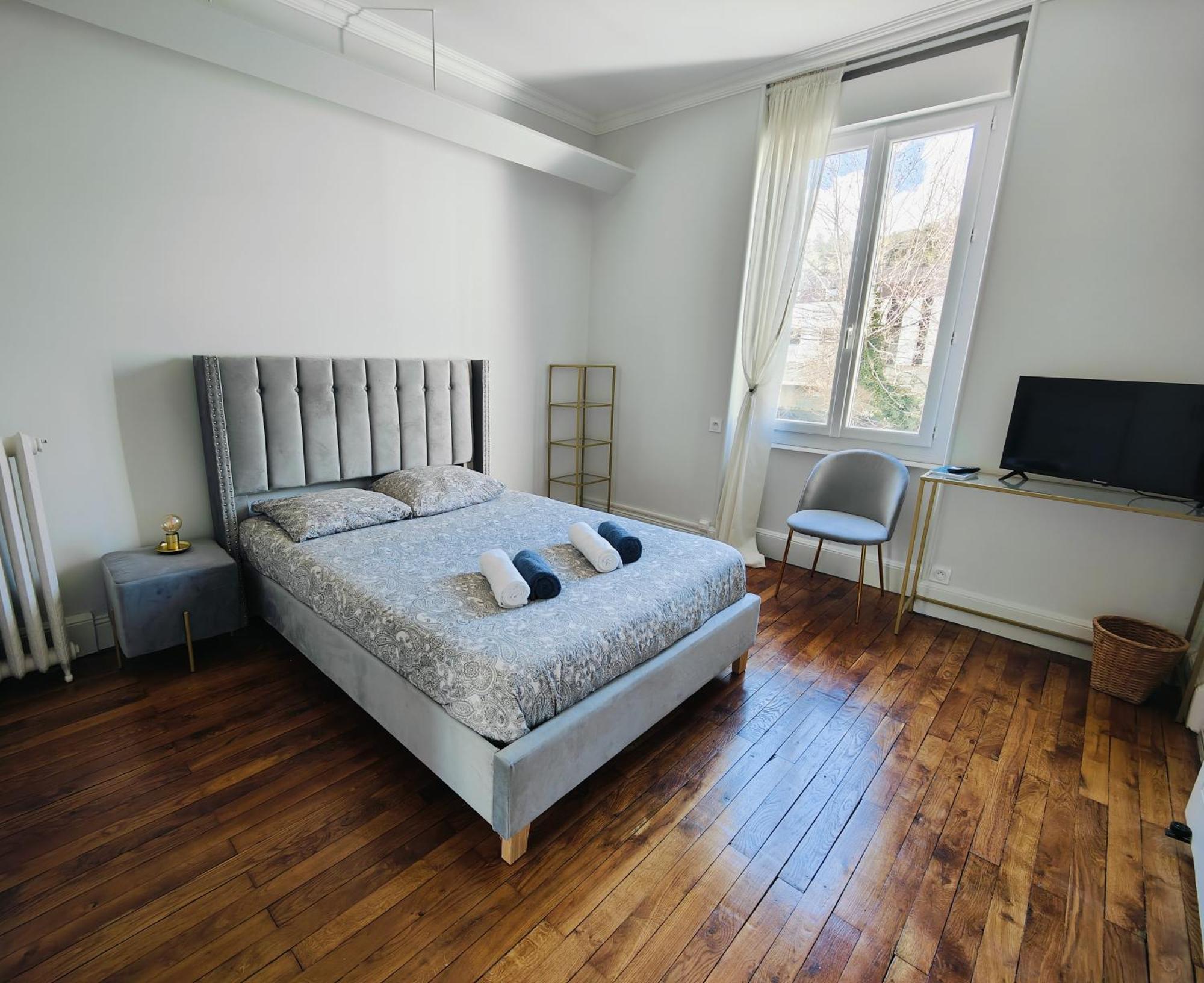 Self-Checkin Town House - Rooms To Rent In A Beautiful Modern Town House - Not A Hotel - Location De Chambres Avec Arrivee En Autonomie - Extra Fee For Sheets And Towels - Private Parking - Check Your Plateform Inbox And Follow Check-In Instructions Saint-Romain-en-Gal 外观 照片