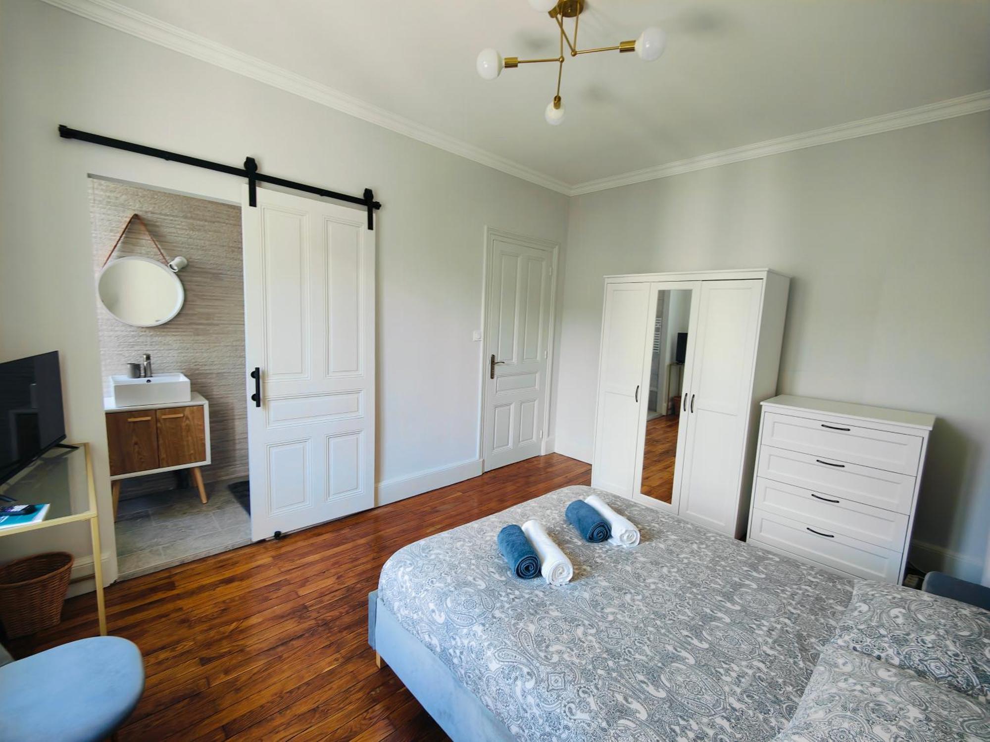 Self-Checkin Town House - Rooms To Rent In A Beautiful Modern Town House - Not A Hotel - Location De Chambres Avec Arrivee En Autonomie - Extra Fee For Sheets And Towels - Private Parking - Check Your Plateform Inbox And Follow Check-In Instructions Saint-Romain-en-Gal 外观 照片