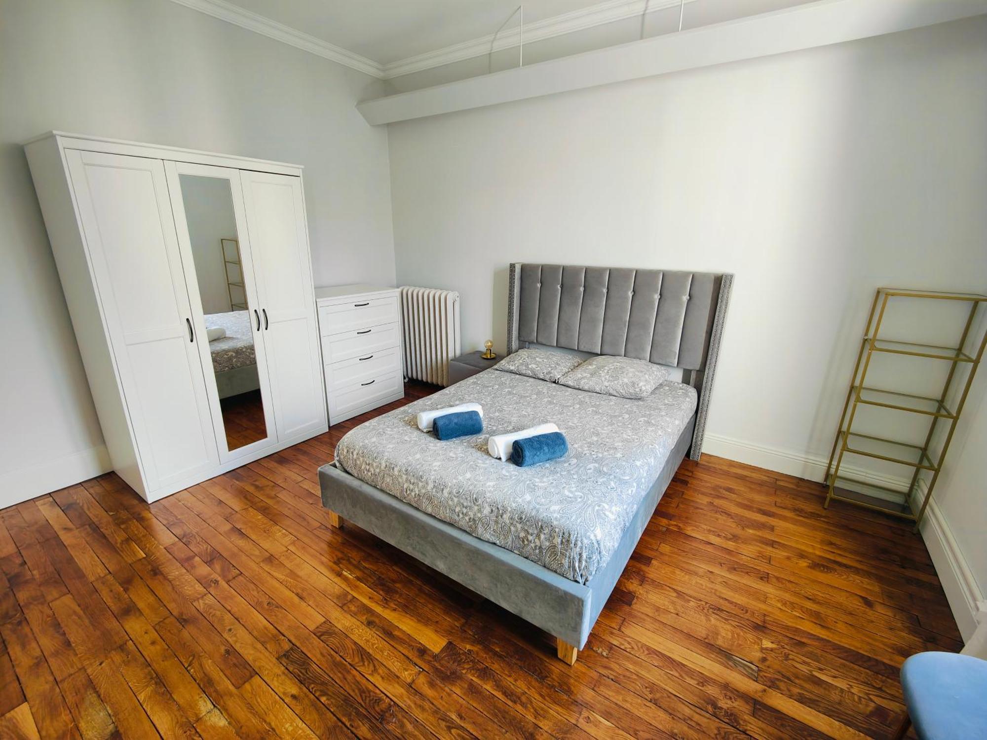 Self-Checkin Town House - Rooms To Rent In A Beautiful Modern Town House - Not A Hotel - Location De Chambres Avec Arrivee En Autonomie - Extra Fee For Sheets And Towels - Private Parking - Check Your Plateform Inbox And Follow Check-In Instructions Saint-Romain-en-Gal 外观 照片