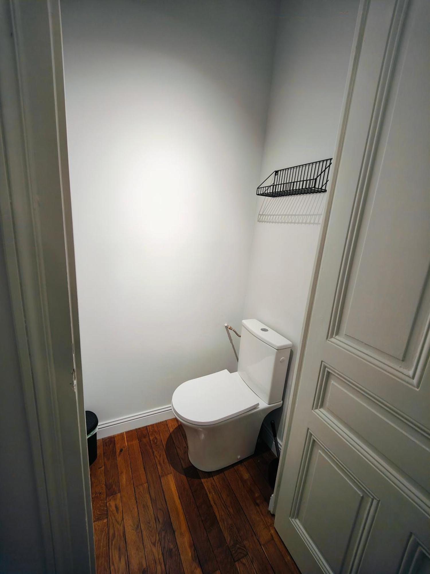 Self-Checkin Town House - Rooms To Rent In A Beautiful Modern Town House - Not A Hotel - Location De Chambres Avec Arrivee En Autonomie - Extra Fee For Sheets And Towels - Private Parking - Check Your Plateform Inbox And Follow Check-In Instructions Saint-Romain-en-Gal 外观 照片